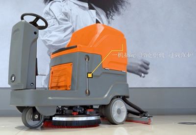 荣事达驾驶式洗地机在水泥地面使用